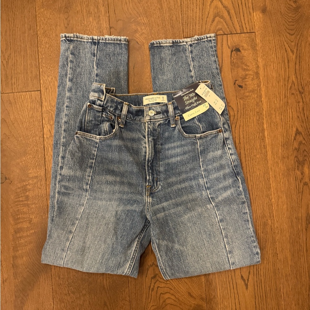 👖 Abercrombie & Fitch The 90’s Straight Ultra High Rise size 28/6